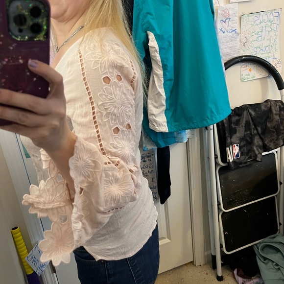 LACE EMBROIDERY LAZER CUT BEAUTIFUL PALE PUNK M MEDIUM TOP BLOUSE SEXY V 770 EUC - Picture 2 of 12